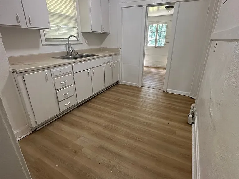 3607 E 61st St — Photo 12