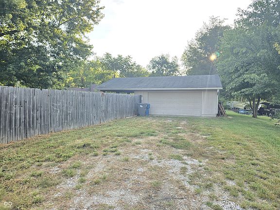 3rd image of 4407-4409 Mann Rd