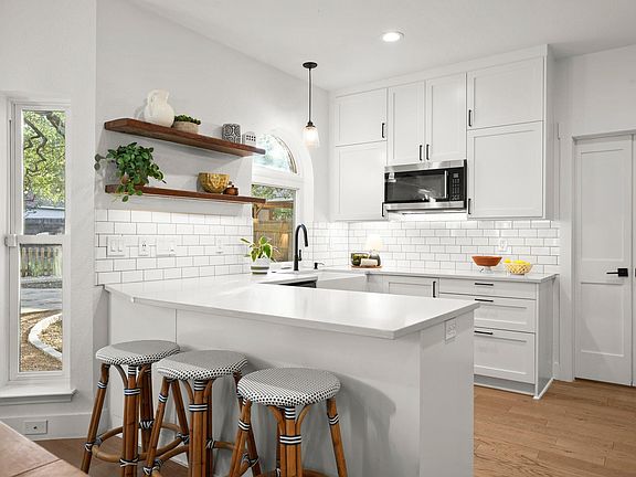 3rd image of 10604 Ames Ln