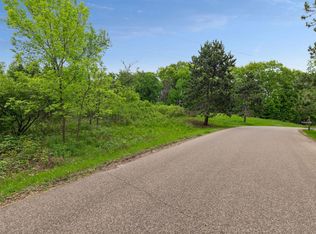 10 Sunny Side Ln, Saint Paul, MN 55118