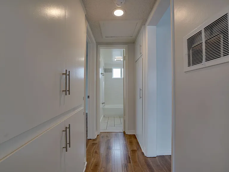 304 Bungalow Dr — Photo 14