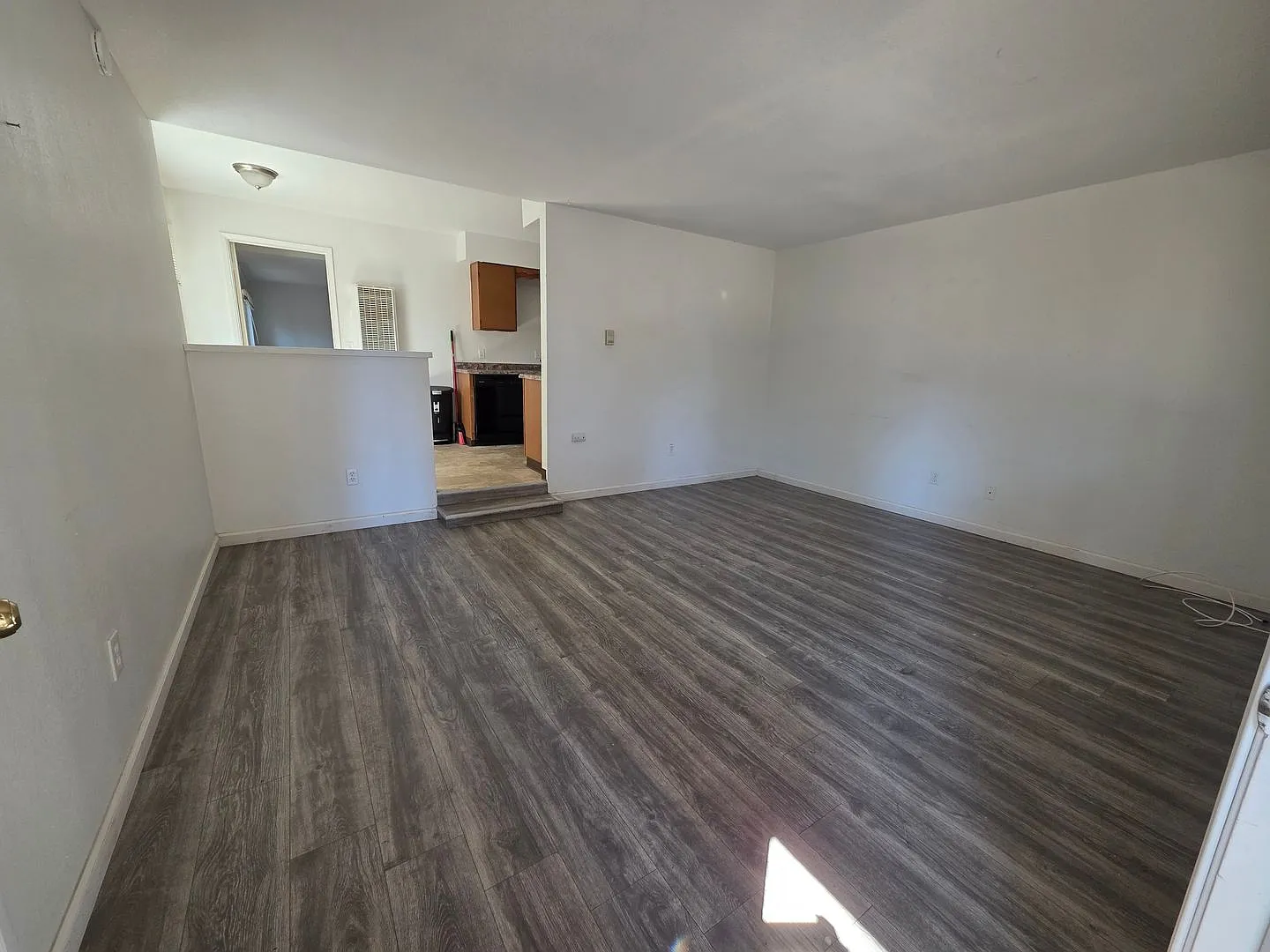 GL970-Glorene Apartments — Photo 2