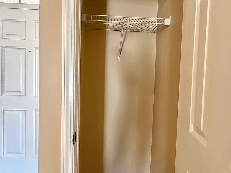 121 Walnut Cove Dr #D — Photo 5