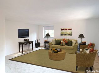 8 Fuller Rd #5, Foxboro, MA 02035