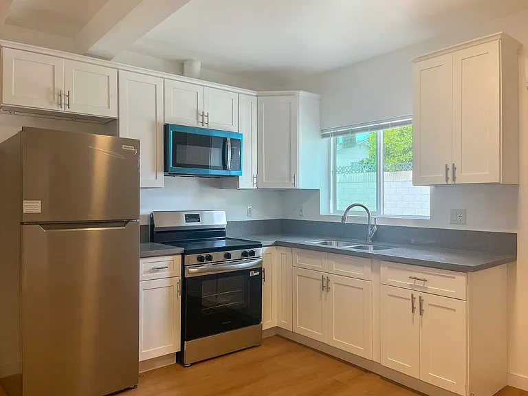 905 Gaviota Ave, Long Beach, CA 90813 — Photo 3