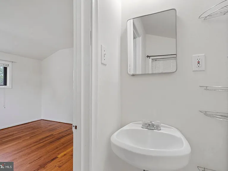 6318 Willowood Ln — Photo 11