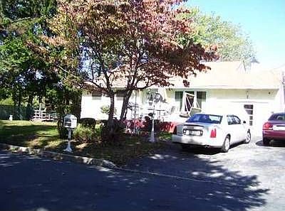 1st image of 4 Archer Dr