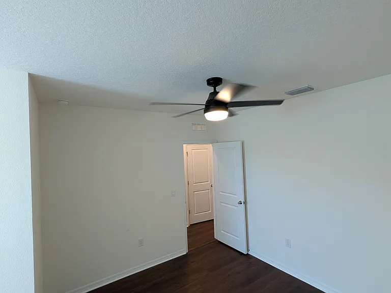 2926 Suncoast Plains Dr — Photo 20