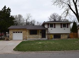 519 S Spring Creek Dr, Derby, KS 67037