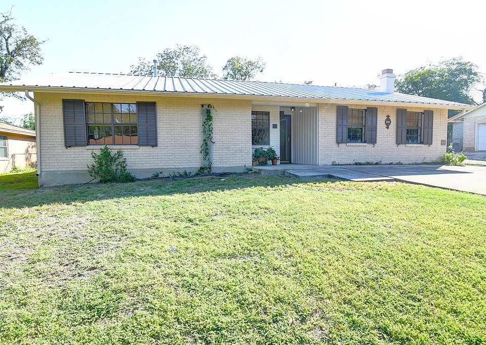 1st image of 1119 Lake Dr