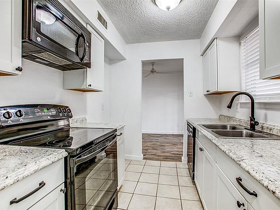 4th image of 429 Valley Park Dr