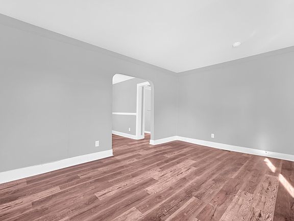 5th image of 1525 Columbia St