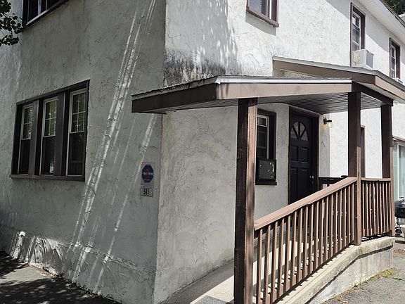3rd image of 545 Hickory St