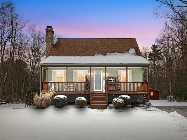 7 Lenlor Ln, Millville, MA 01529