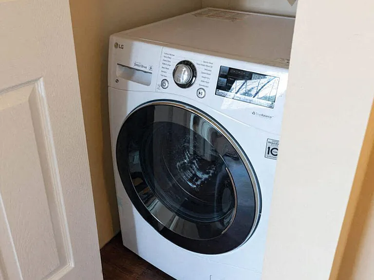 In Unit Washer/Dryer Available