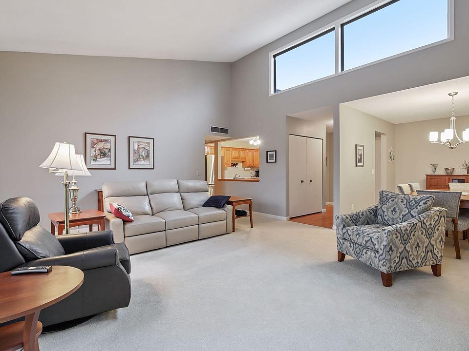1st image of 5140 W 102nd St APT 303