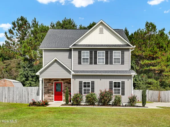 313 Mango Place N, Hubert, NC 28539