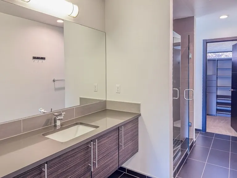 4146 25th Ave SW #A — Photo 9