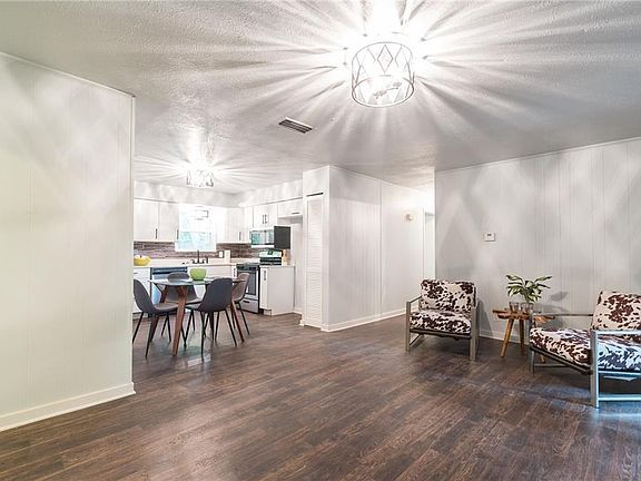 3rd image of 5 Tansey Cir