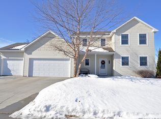 643 Forbrook Ln NW, Rochester, MN 55901
