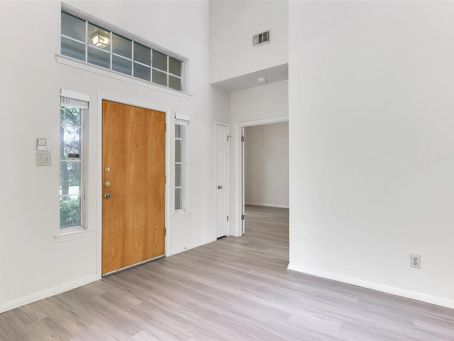 4 bed, 3.0 bath, 2794 sqft, $2,595 — Photo 4