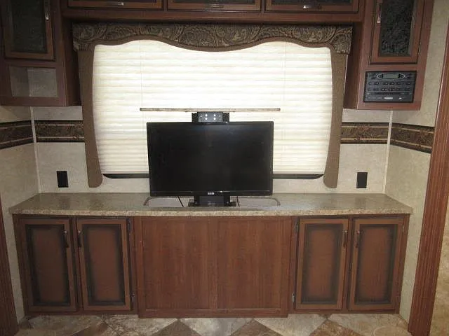 1 bed, 550 sqft, $975 — Photo 3