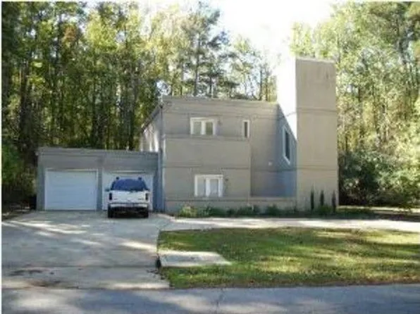 4412 Northwood Lake Dr W, Northport, AL 35473