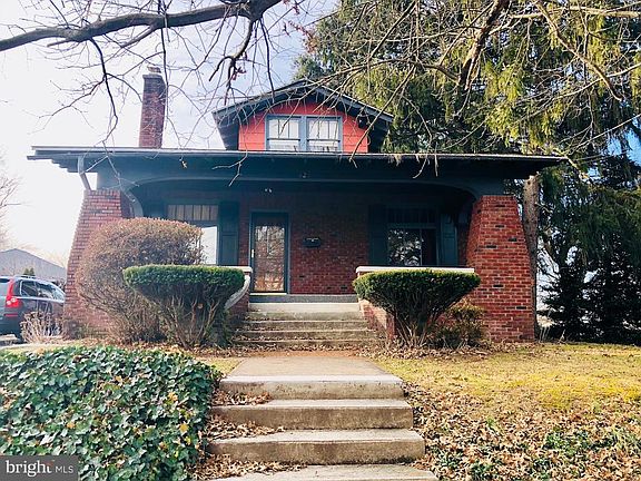 2nd image of 623 Adelia St