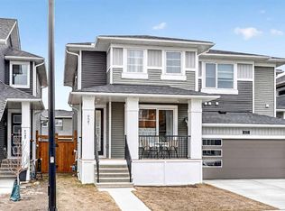 921 E Cobblemore Cmn SW, Airdrie, AB T4B 5L9