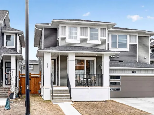 921 E Cobblemore Cmn SW, Airdrie, AB T4B 5L9