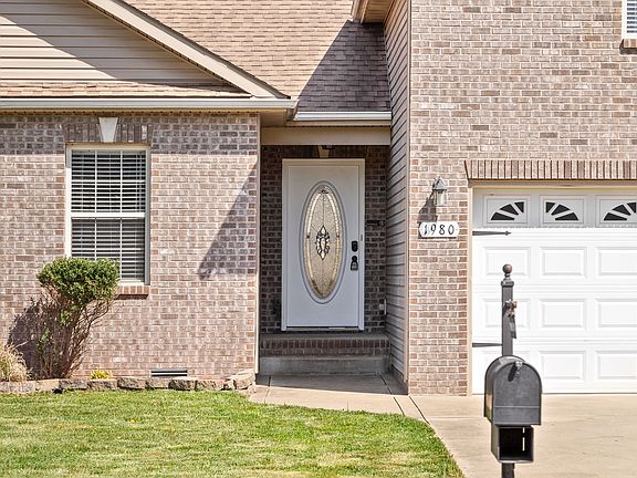 5th image of 1980 General Neyland Dr