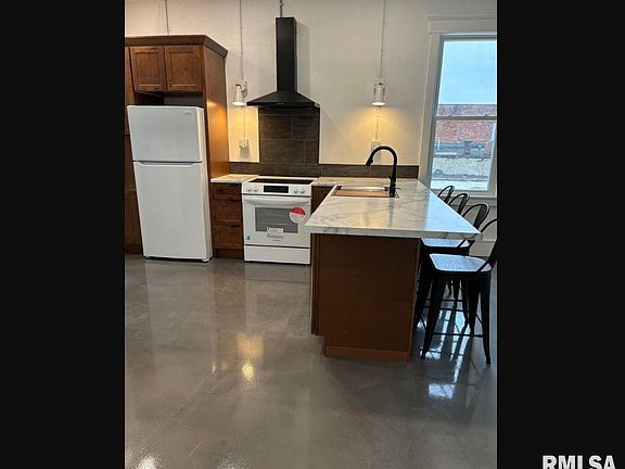 3rd image of 822 15th Ave #1