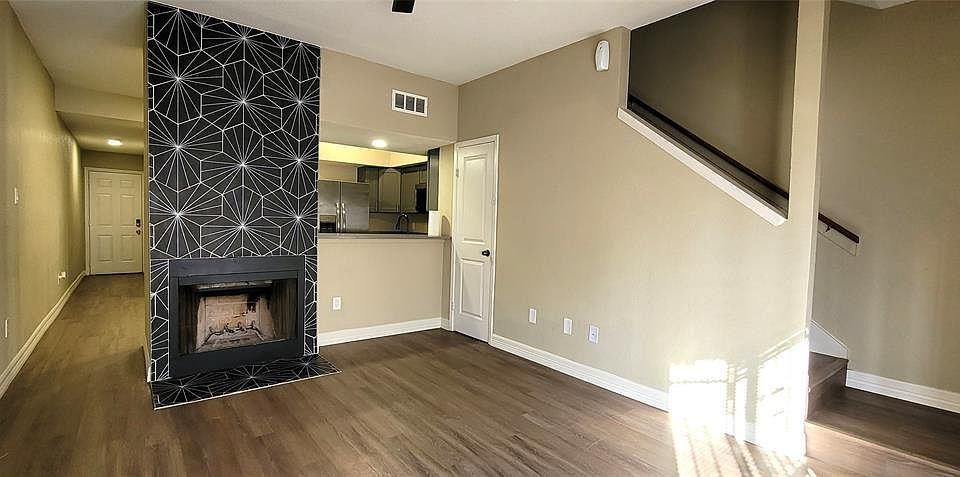 1st image of 8713 Victorian Village Dr