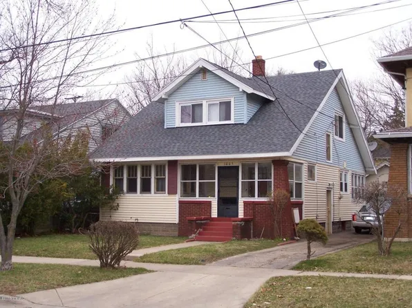 1005 Alexander St SE, Grand Rapids, MI 49507