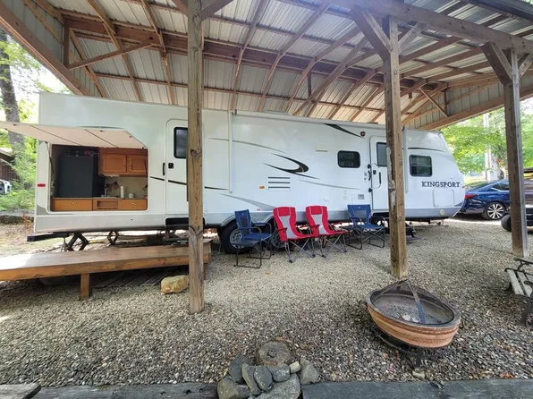 724 Columbine Way, Cosby, TN 37722