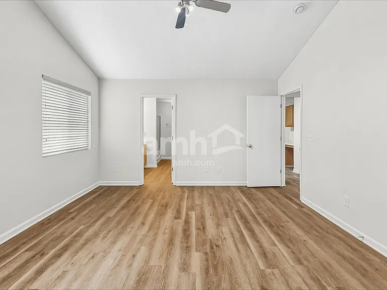 5701 Hiddenlake Dr — Photo 10