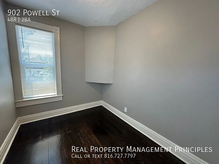 902 Powell St — Photo 31