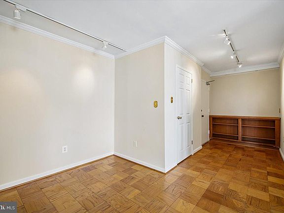 5th image of 3001 Veazey Ter NW APT 1101