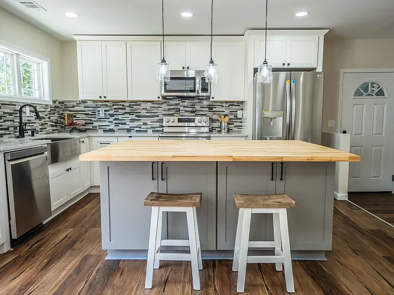 1090 Indale Pl SW — Photo 8