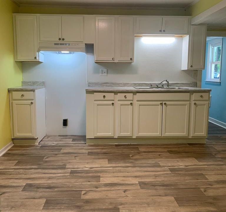 1st image of 451 Farley Ave