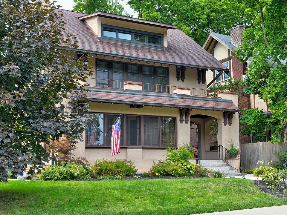 1st image of 117 Franklin Park W