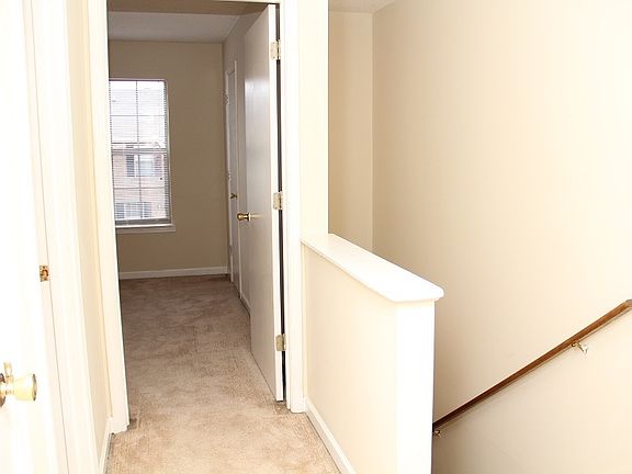 3rd image of 105 Coyote Ct
