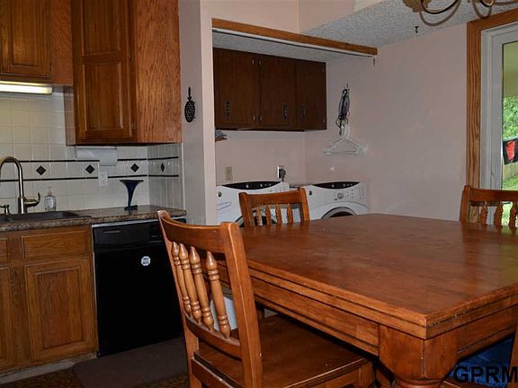 3rd image of 535 Parkview Ave