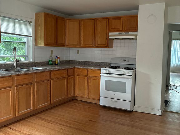 2nd image of 2159 W Superior St #3