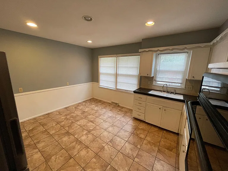 8418 Travis Ln — Photo 6