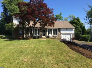 2221 Rhonda Rd, Broomall, PA 19008