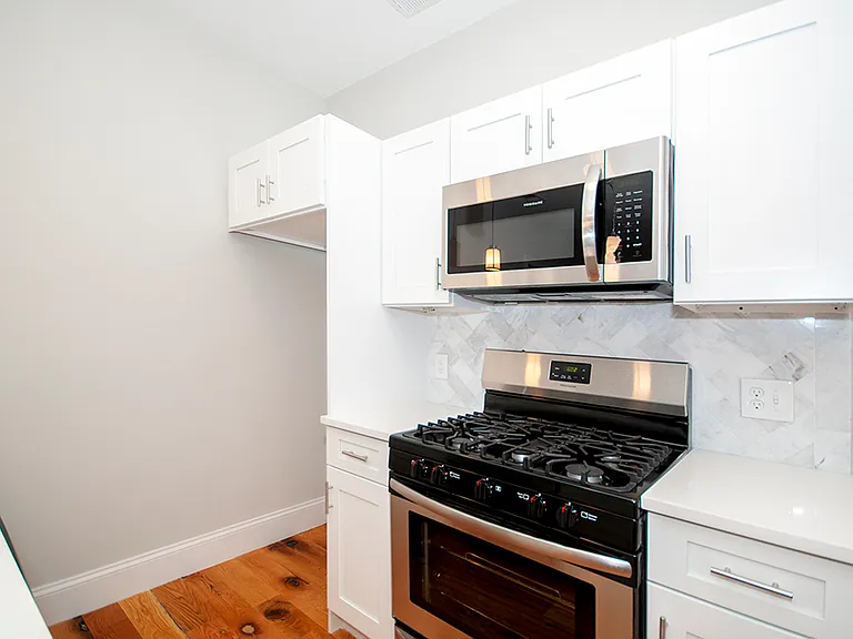 205 Marion St #2 — Photo 5