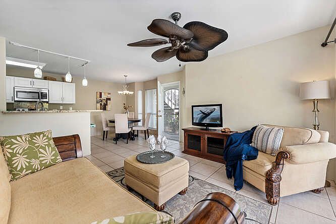 2nd image of 75-6081 Alii Dr APT Vv104