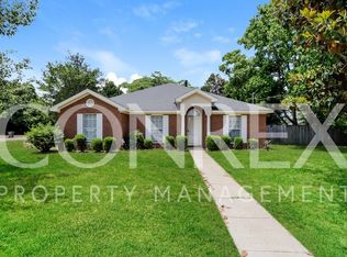 11 N Springfield Dr, Millbrook, AL 36054