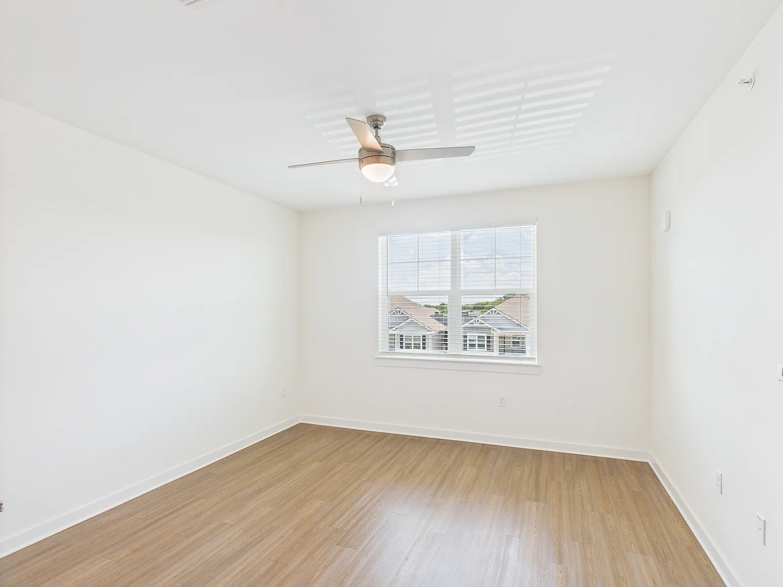 1 bed, 596 sqft, $1,399 — Photo 2